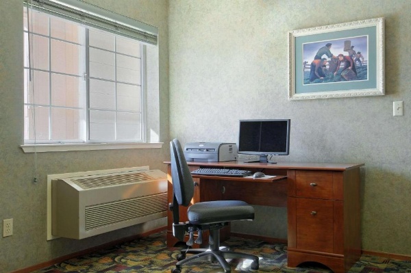 Howard Johnson by Wyndham Salinas image 18